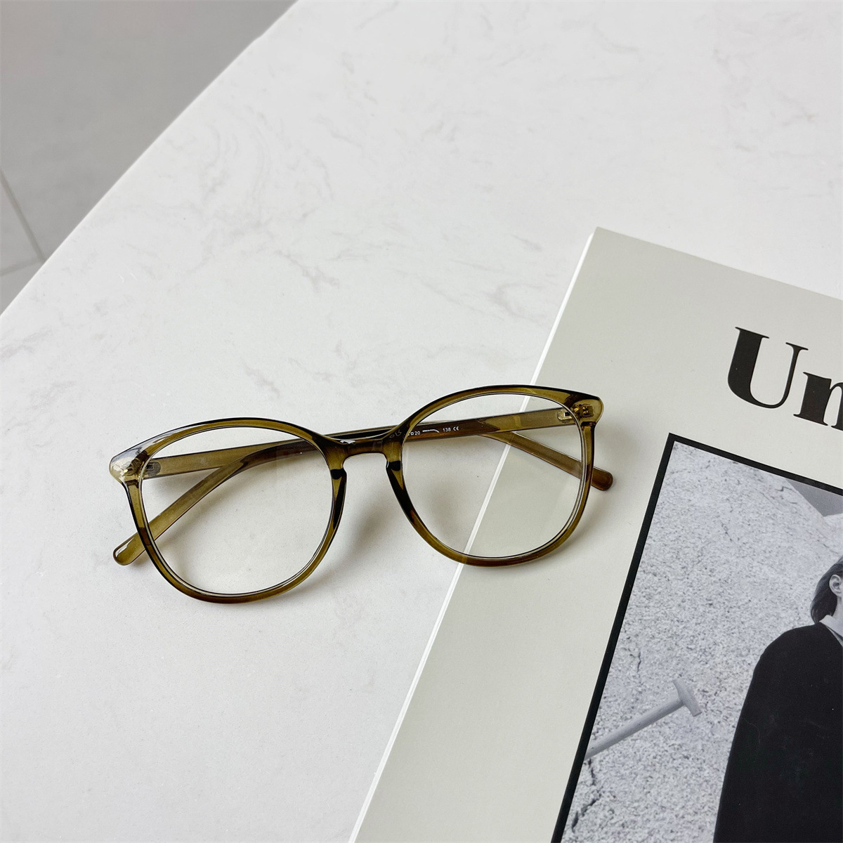 K-Style Oval: The Black Frame Matchmaker
